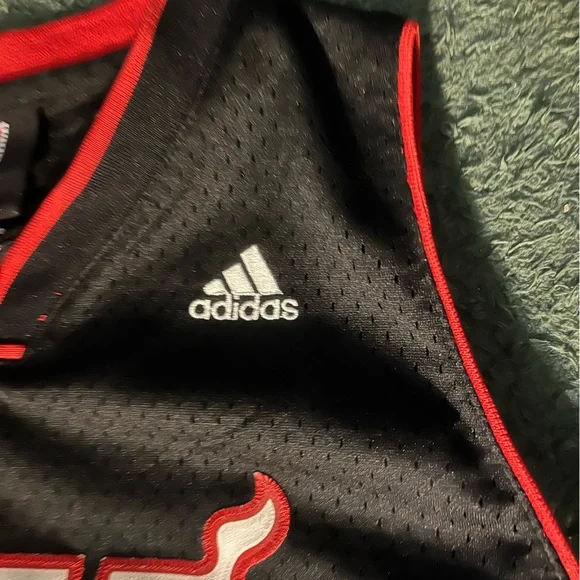 Dwayne Wade Miami Heat #3 Black Away Boy’s XL/ Men’s Small - Picture 5 of 6